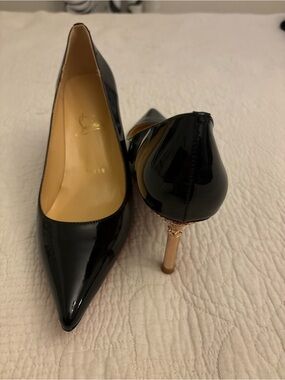 Louboutin Lipchick 100 Black Patent Pump Gold Heel Size 41